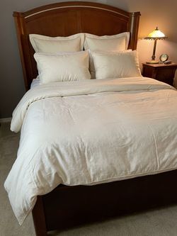 Queen size bed
