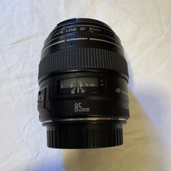Canon EF 85mm f1.8 USM