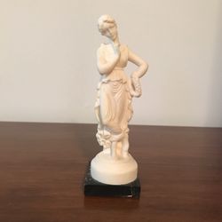 Vintage Italy Bath Women Sculpture 9 1/2”