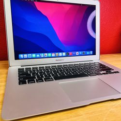 MacBook Air 2017 256GB Storage 8GB RAM 