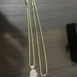 Chain w/ Pendant 