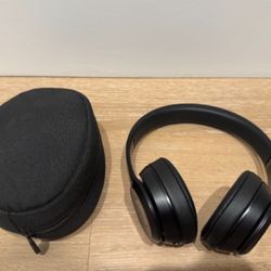 Beats Solo 3 Like New