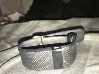 Fitbit Charge HR band in Black w/charging cord included