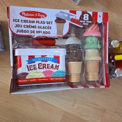 Melissa and Doug  Ice Cream Set and Condiments