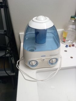 Used VICKS Humidifier 