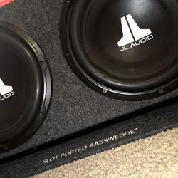 Dual 12" JL Audio BassWedge + JL 500.1

Amp