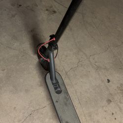 AvoPro Electric Scooter (READ DESCRIPTION)