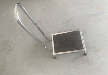 Vive Step Stool with Handle