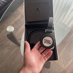 JBL E40BT Bluetooth Headphones 