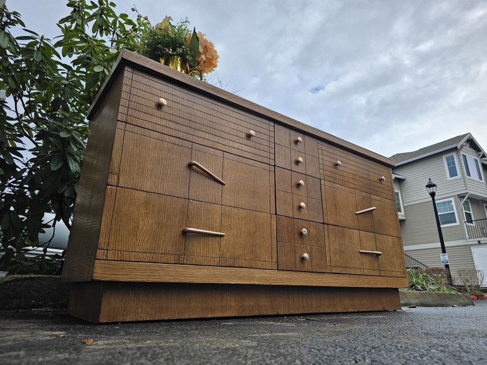 MARVELOUS Solid Wood Mid Century Modern Dresser 9 Drawers Brown