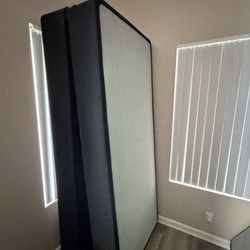 King Bed With Box Spring 