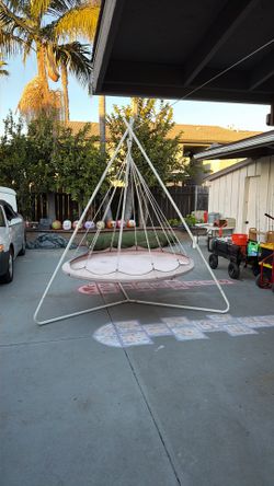 Tipi Swing / Bed