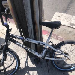 Kent Ambush BMX bike with 20-inch wheels.