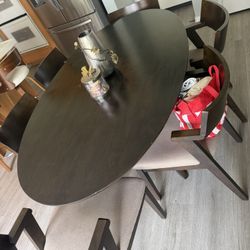 Oval Dining Table