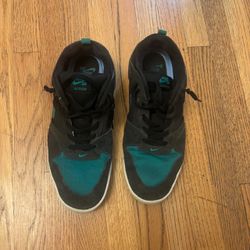 Nike Men’s SB Alleyoop Skateboarding Sneakers Size 12 Men’s Shoes Used Condition