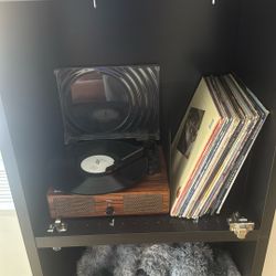 record player and 15 records 