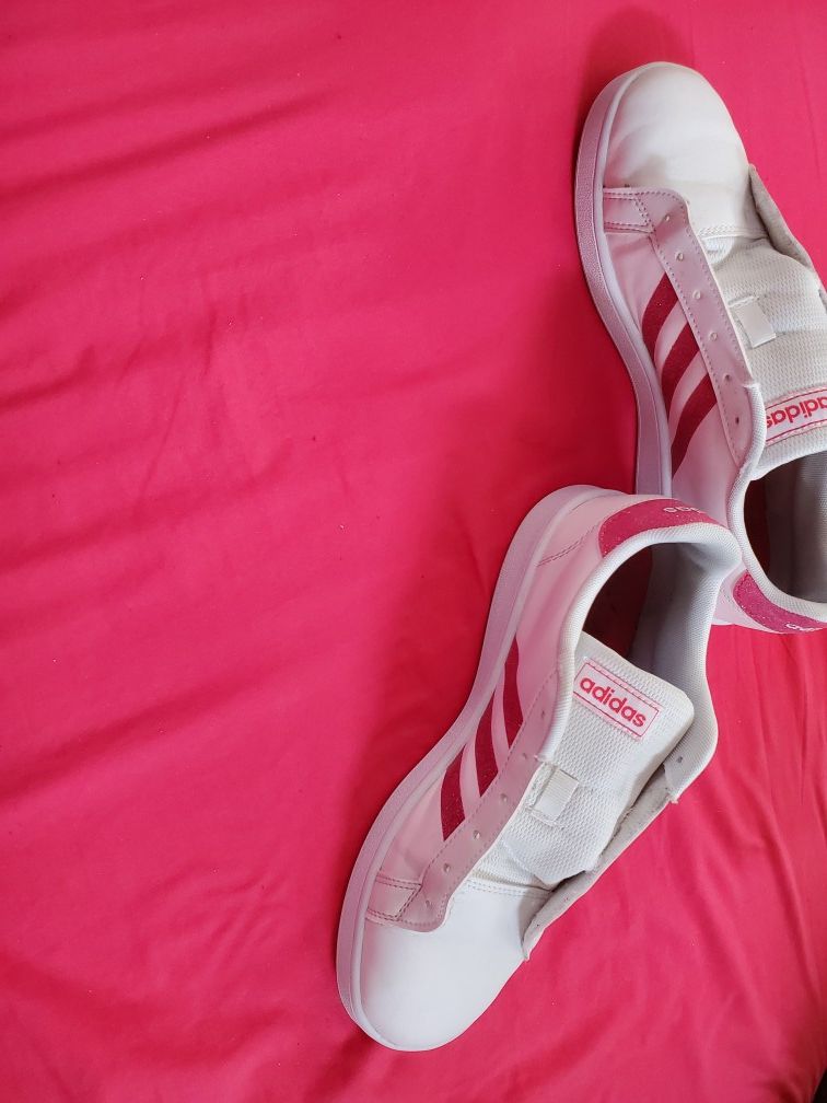 White and Pink Glitter Adidas 6Y/8W