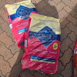 Blue buffalo life protection salmon 30lbs