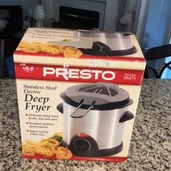 PRESTO  No 05471  Stainless Steel Electric  Deep Fryer  Spatter shield  21-722  Brushed stainless steel exterior. Anodized aluminum interior for fast,