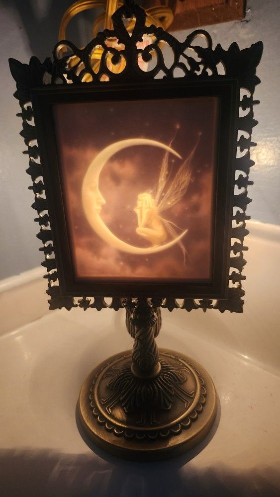 VICTORIAN TRANSLUCENT PORCELAIN LAMP PANEL