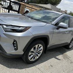 2024 Toyota RAV4 XLE Premium 