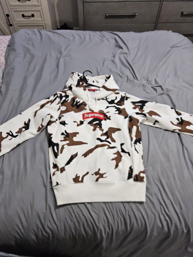 Supreme Hoodie