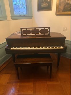 Baby grand