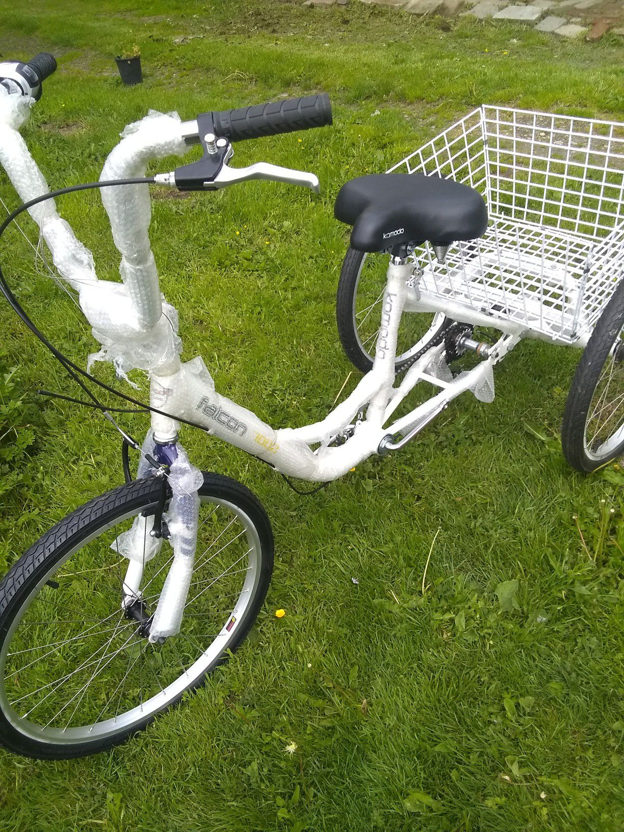Brand new Komodo adult tricycle with 6 speeds