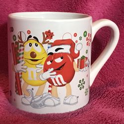 2010 M&M’s Red and Yellow Christmas Mug 4.25” x 3.75” HTF!
