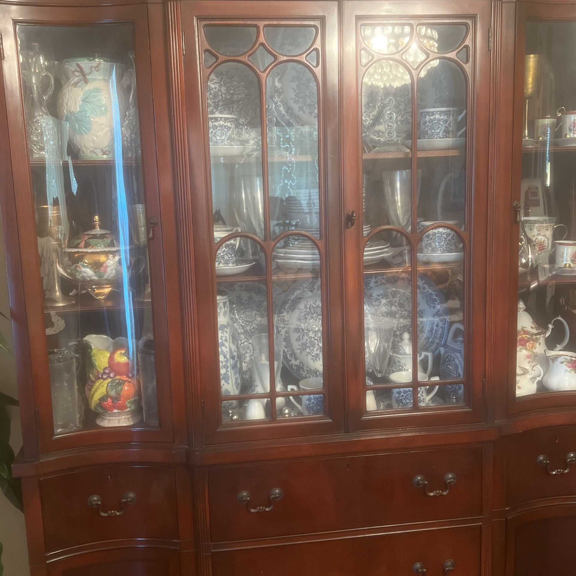 China Cabinet Chess Cabinet Six Chair, Dinner Table All Antique