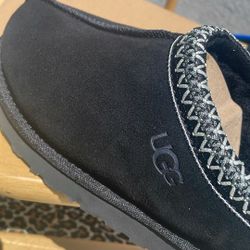 BRAND NEW UGG SLIPPERS 