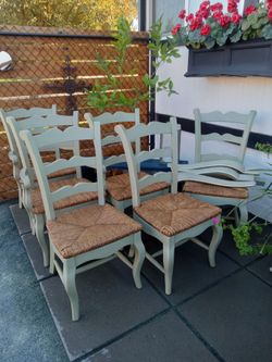 Farmhouse table and 6 chairs
