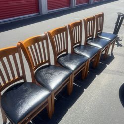 $30 Each 6 Commercial Wood Chairs / $30 Cada Una / 6 Sillas Commerciales Buenas 