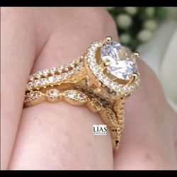 New 18k Yellow Gold Wedding Ring Set 