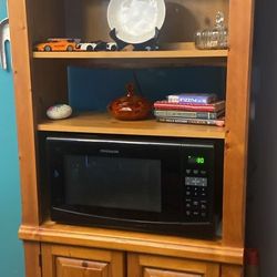 Hutch With Microwave 
