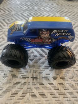Hot wheels and monater jam trucks (read description)