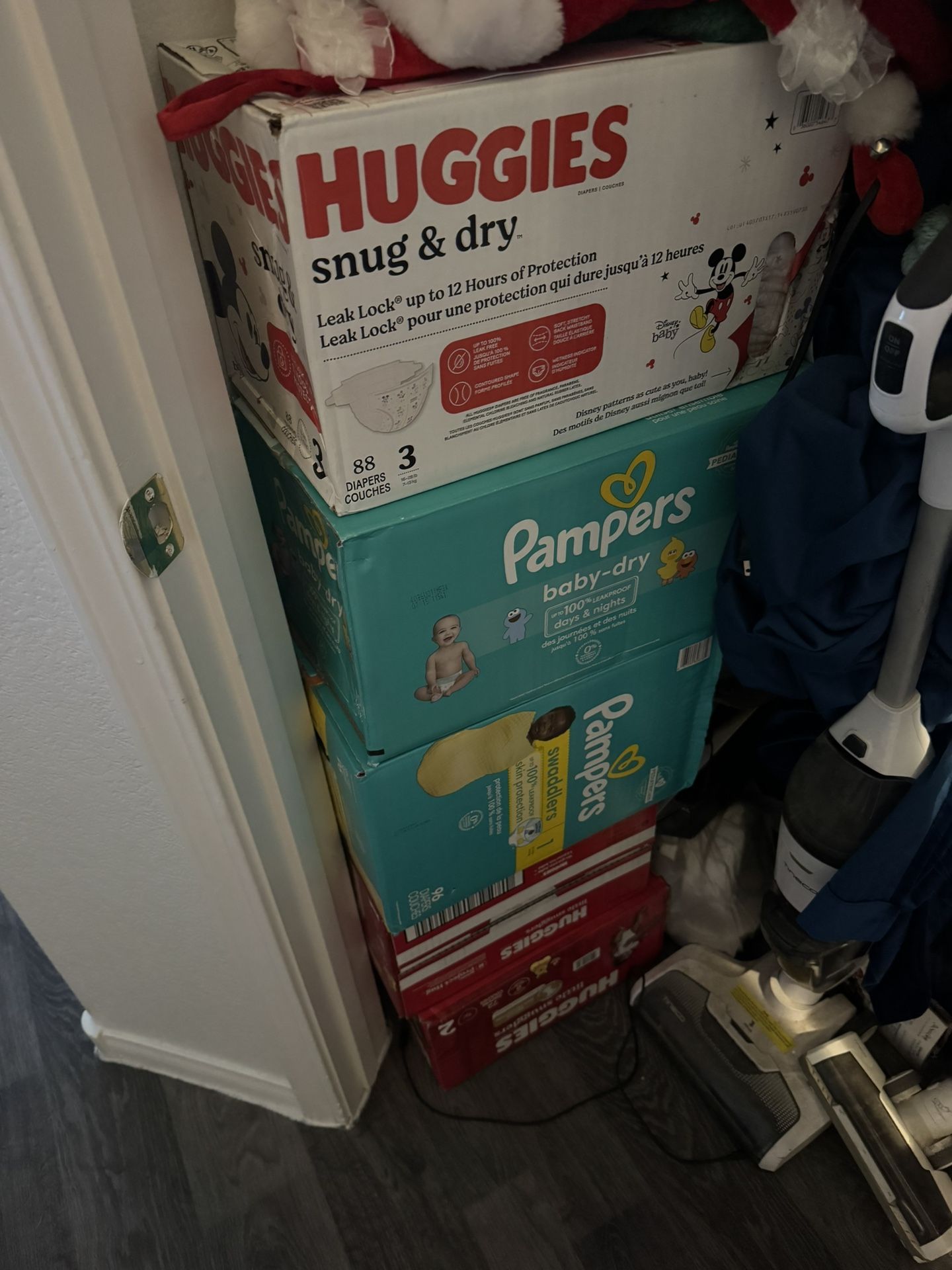 Diapers Size 2,3,newborn 