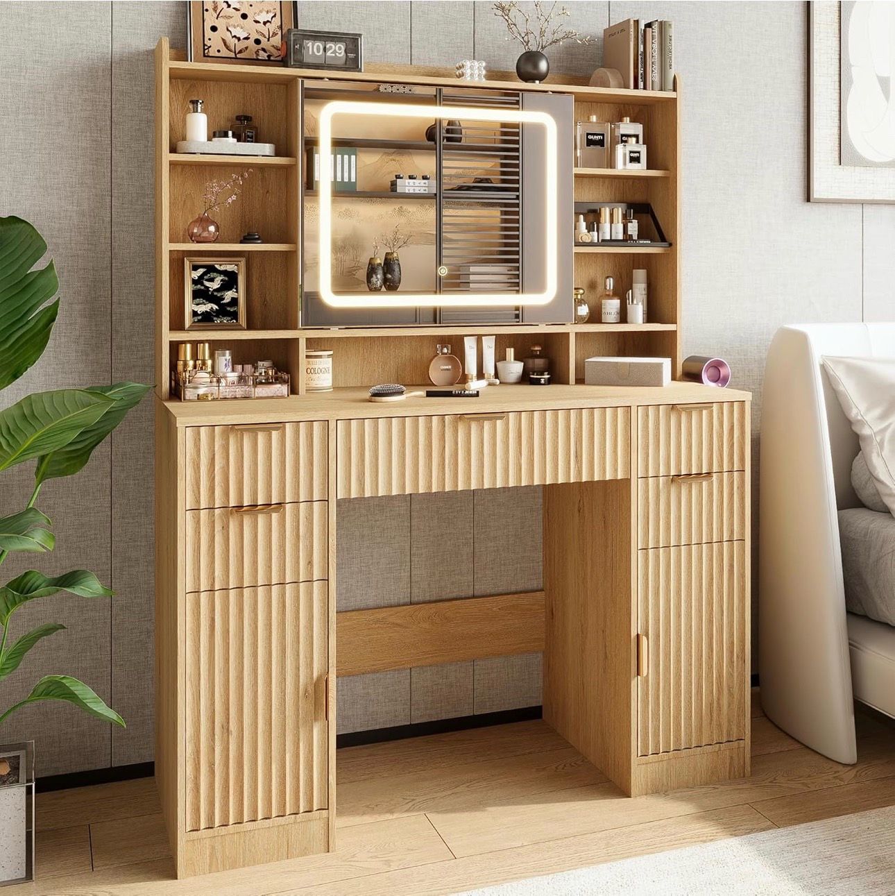 Makeup vanity