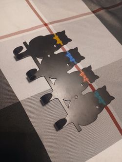 Metal cat key holder