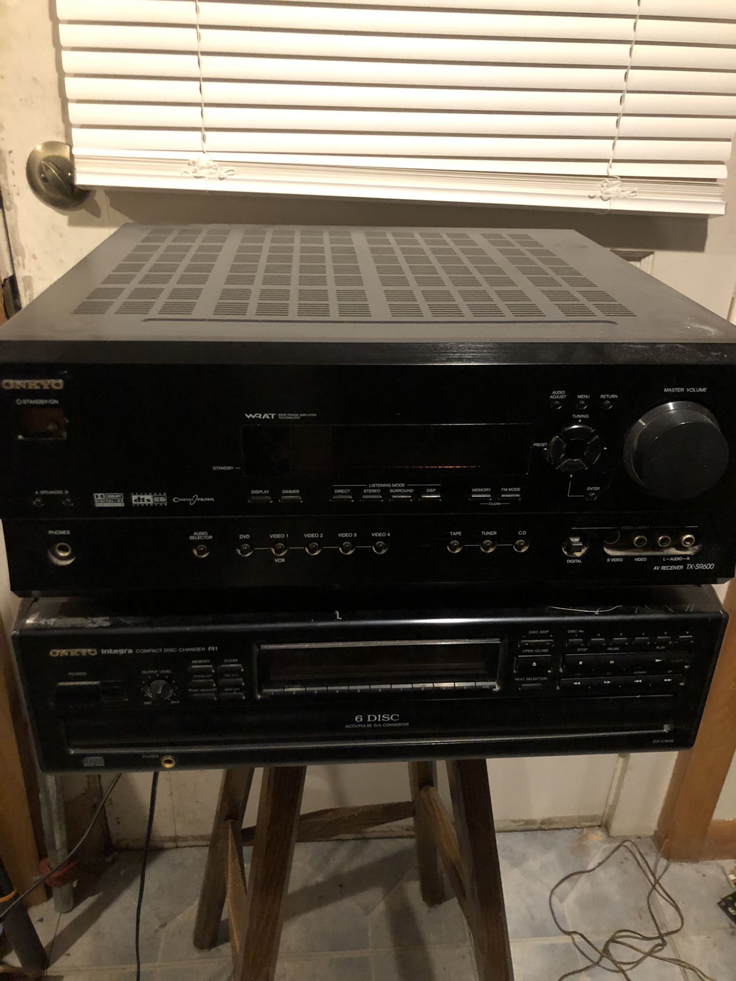 6 Disk Cd Changer Only   Receiver Was Sold