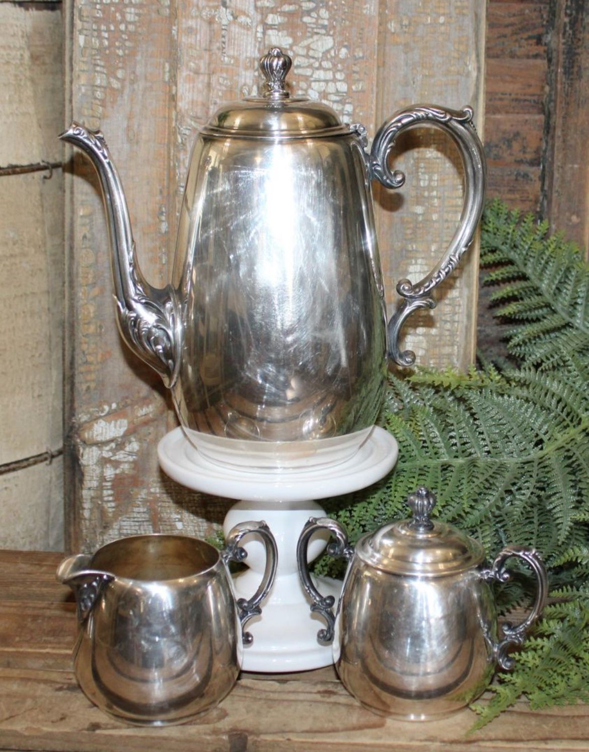 Shabby VTG WM Rogers & Son's SPRING FLOWER Silver Coffee Tea Pot w/Sugar & Creamer