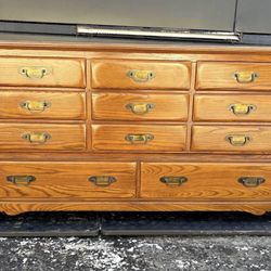 Link Taylor Solid Wood  11 Drawer Dresser.