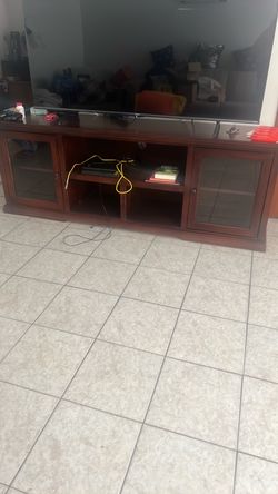 Entertainment center