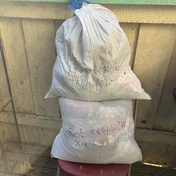 tengo dos bolsas De Ropa De Mujer talla 1416 ML