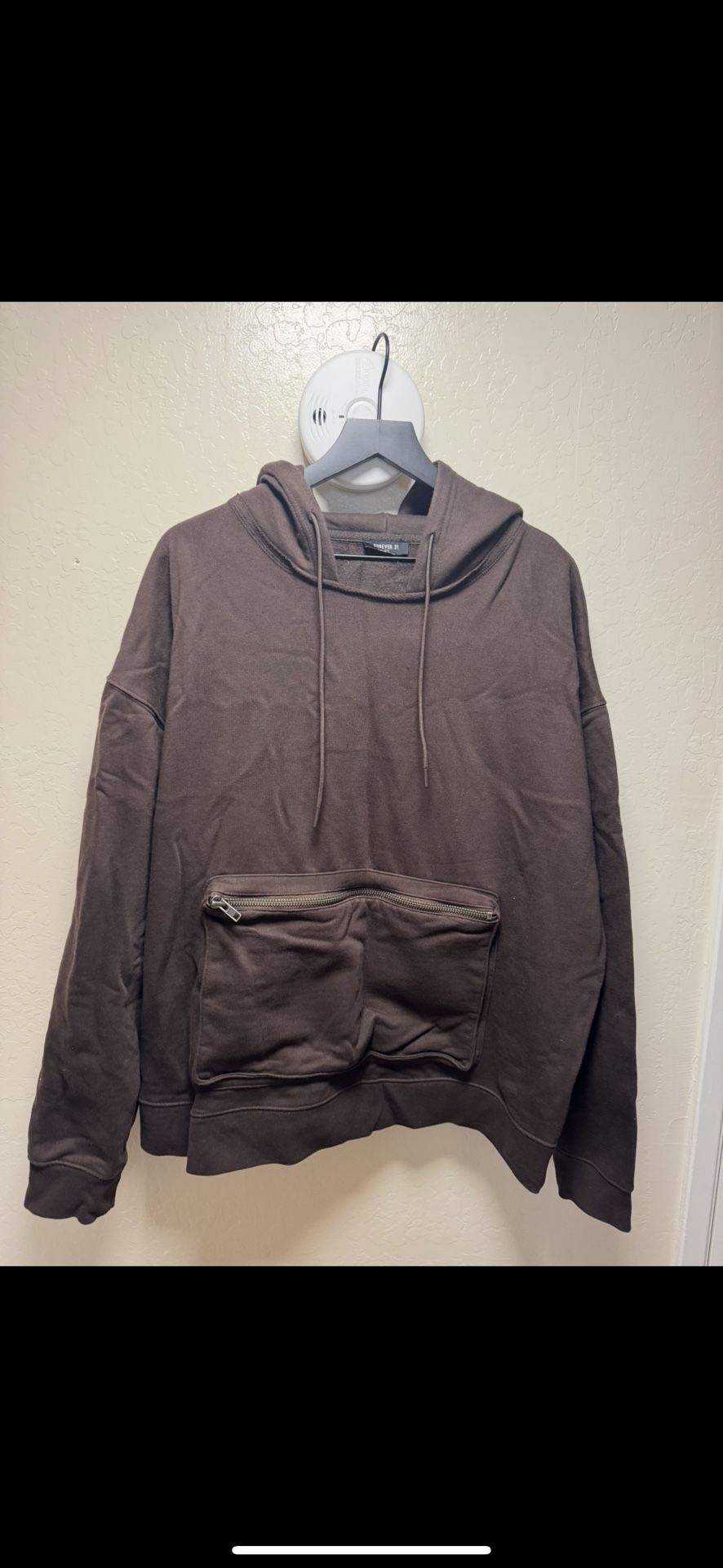 Men’s Forever 21 Sweatshirt 