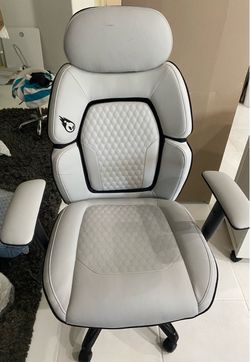 Gaming chair