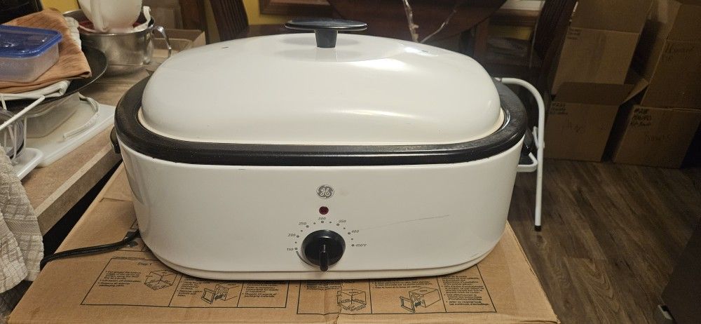 GE Roaster Oven (169012) With 3 Slot Buffet Server (169013)