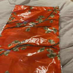 Full-size women’s scarf