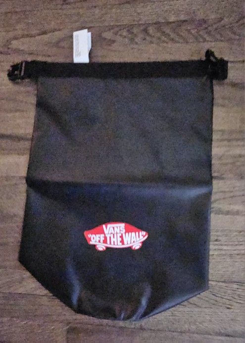 NEW VANS FAMILY OFF THE WALL BLACK OUTDOOR DRY BAG WATER RESISTANT