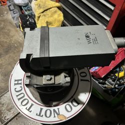 Wilton 11804 3-Axis Precision Tilting Vise